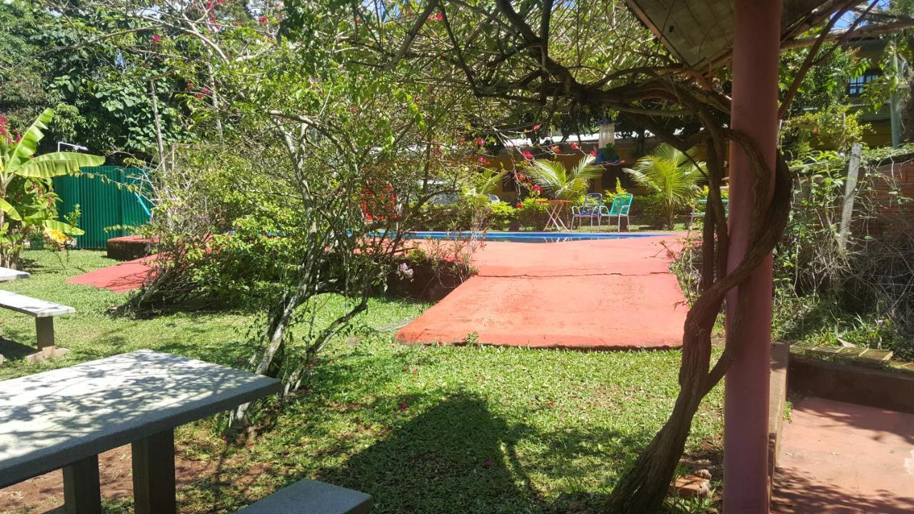 Hotel Y Residencial Amigos Puerto Iguazú Exterior foto